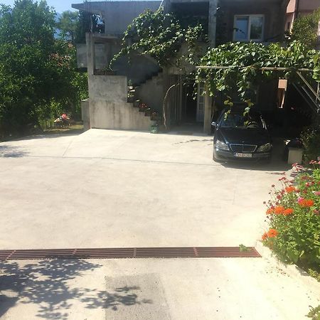 Milmaris Apartments Tivat Exterior foto